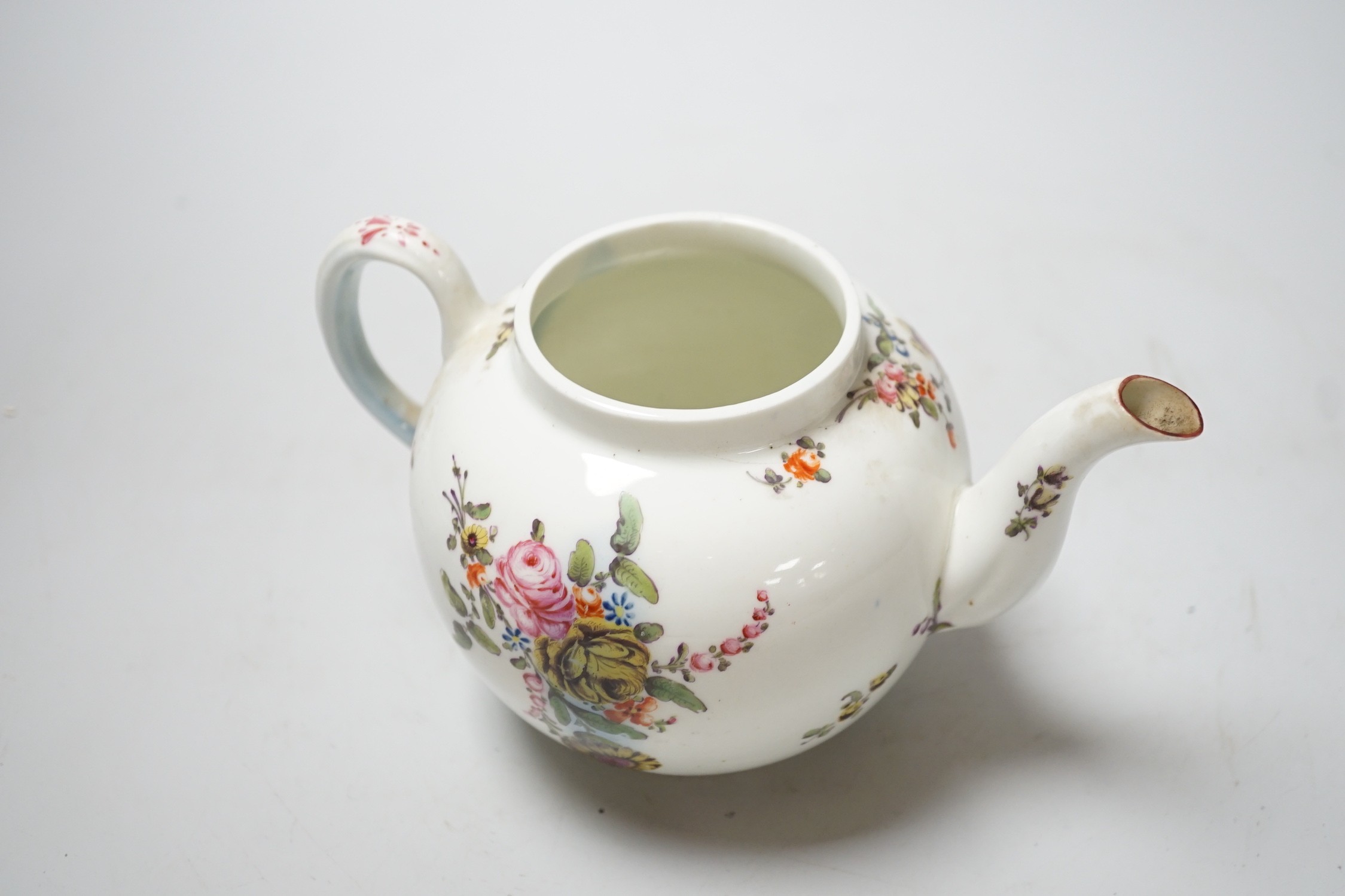 A Worcester teapot and cover, c.1780, 15cms high